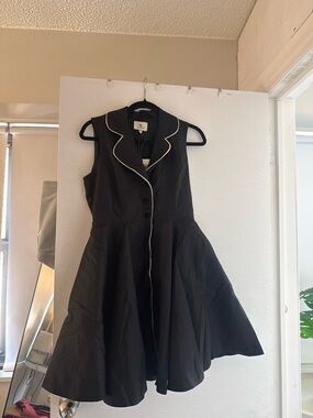 NWT TUCKERNUCK LINEN DRESS